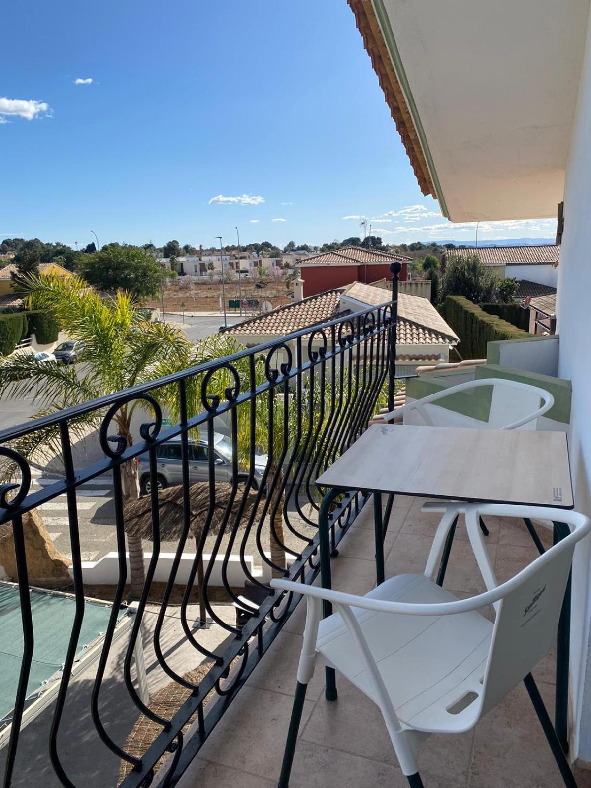 Hostal Espai Mediterrani La Pobla de Vallbona Extérieur photo