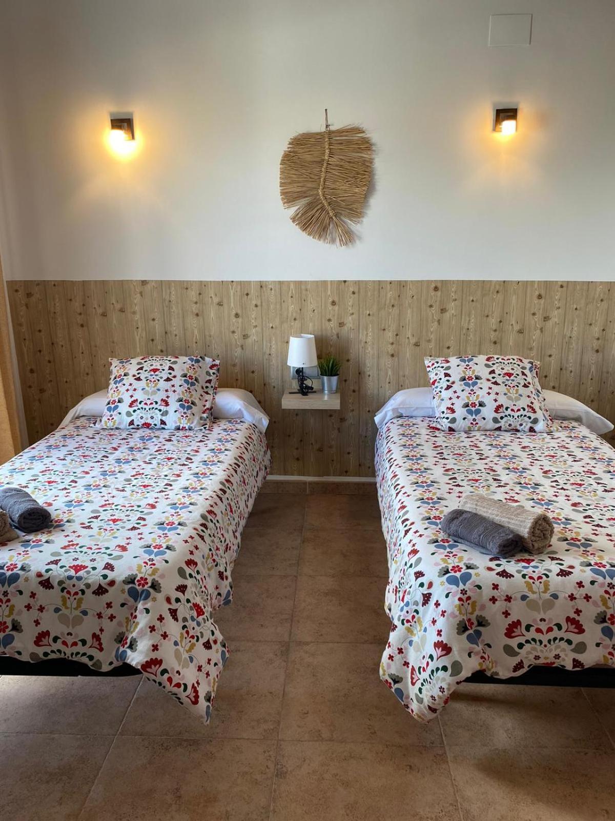 Hostal Espai Mediterrani La Pobla de Vallbona Extérieur photo