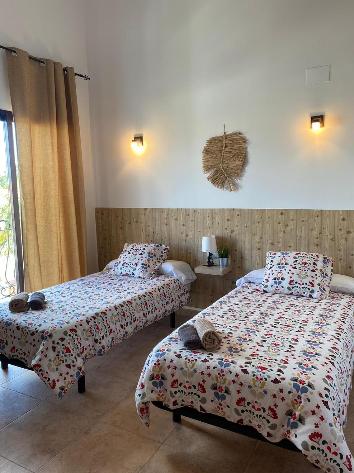 Hostal Espai Mediterrani La Pobla de Vallbona Extérieur photo