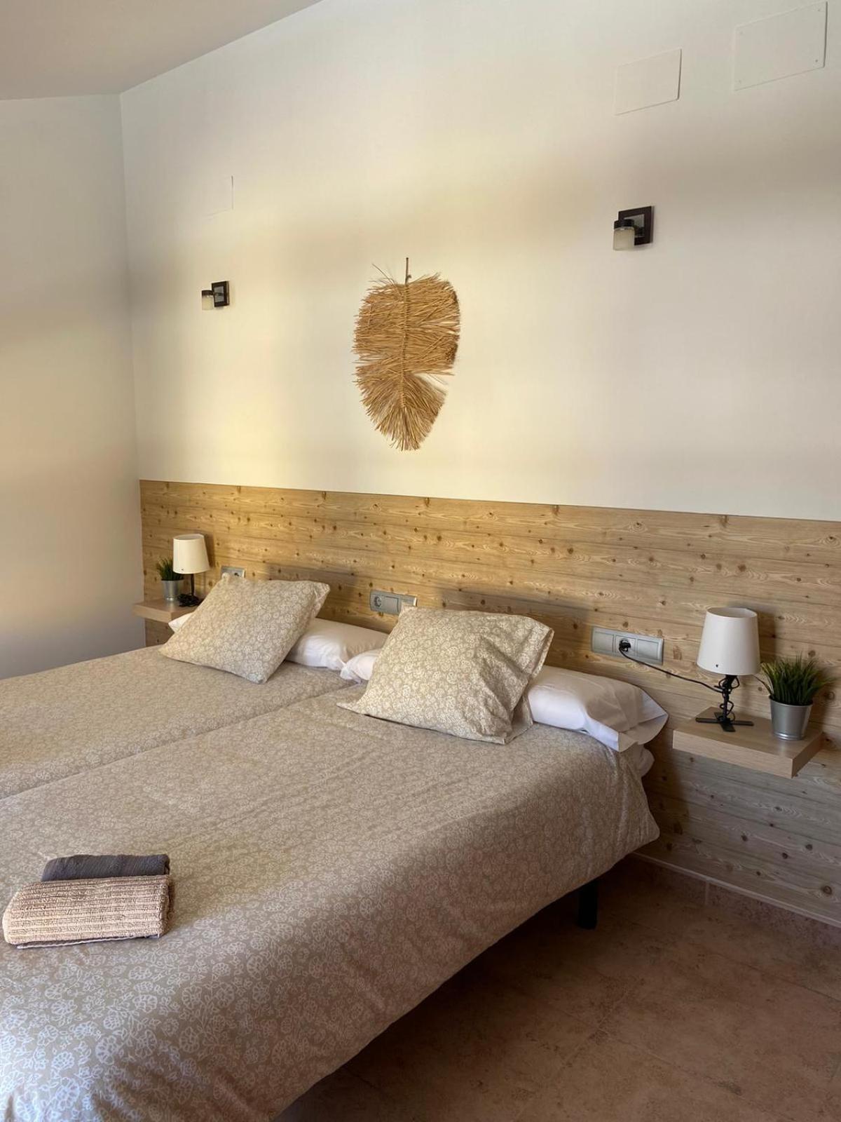 Hostal Espai Mediterrani La Pobla de Vallbona Extérieur photo