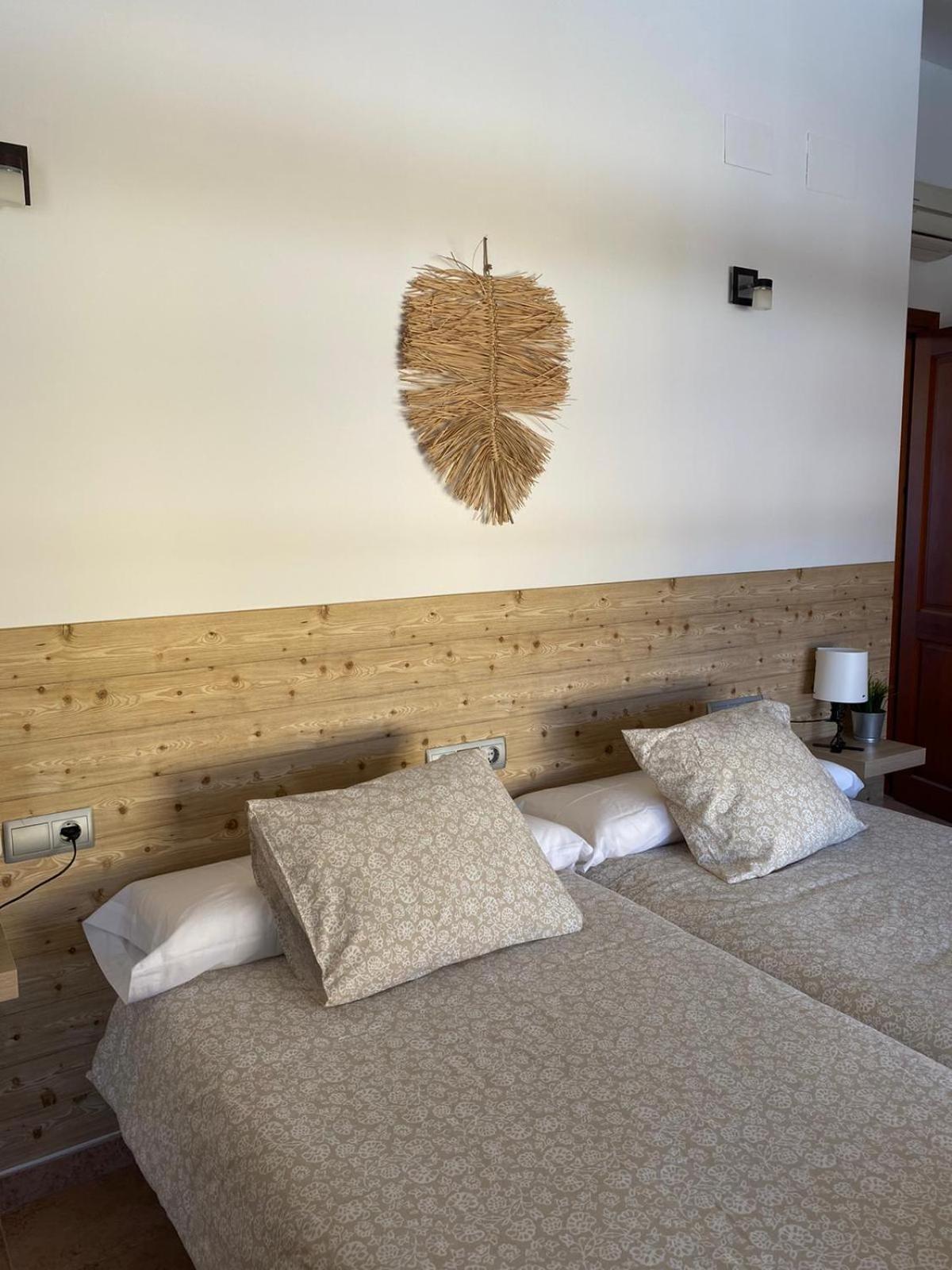 Hostal Espai Mediterrani La Pobla de Vallbona Extérieur photo
